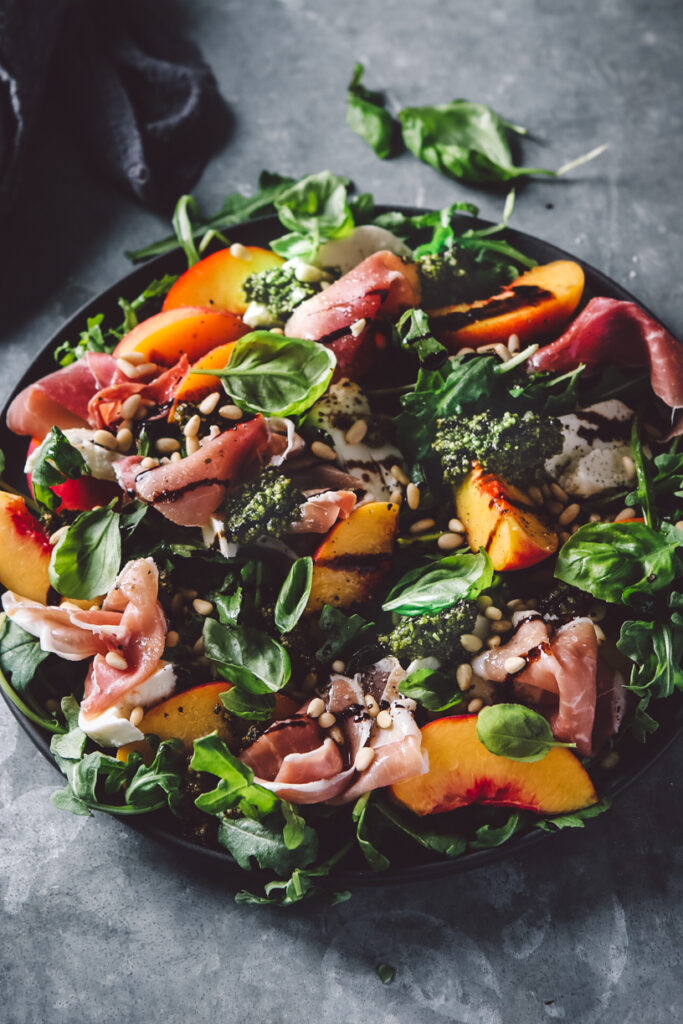 ARUGULA PROSCIUTTO PEACH SALAD