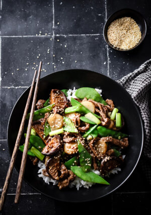 HOISIN BEEF & SNOW PEA STIR-FRY