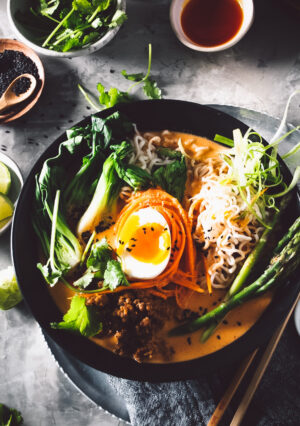 RED CURRY PORK NOODLES