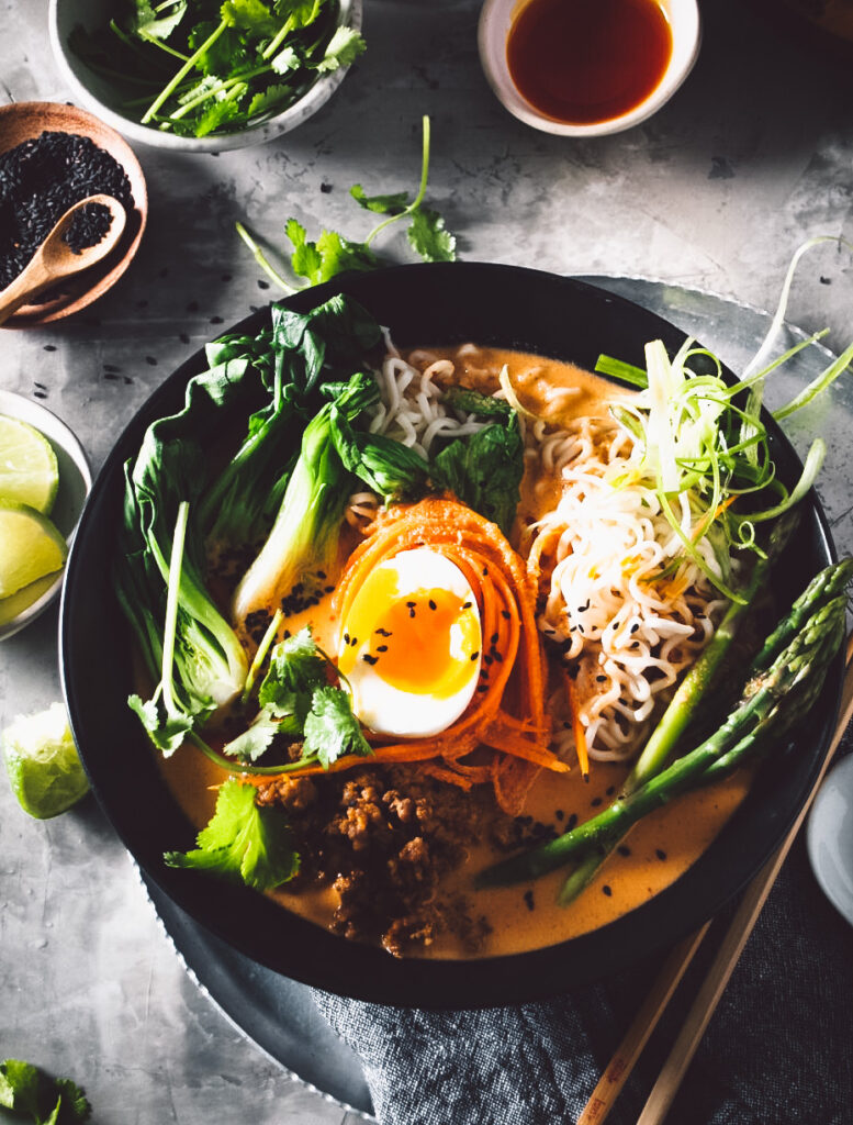 RED CURRY PORK NOODLES