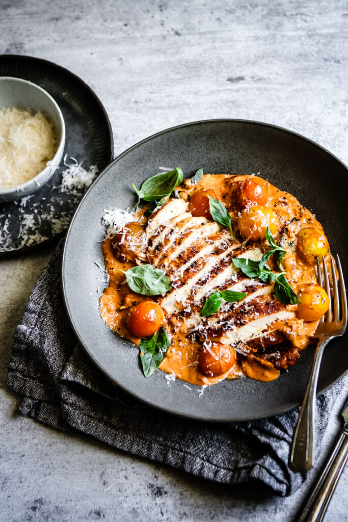 CREAMY TOMATO PESTO CHICKEN