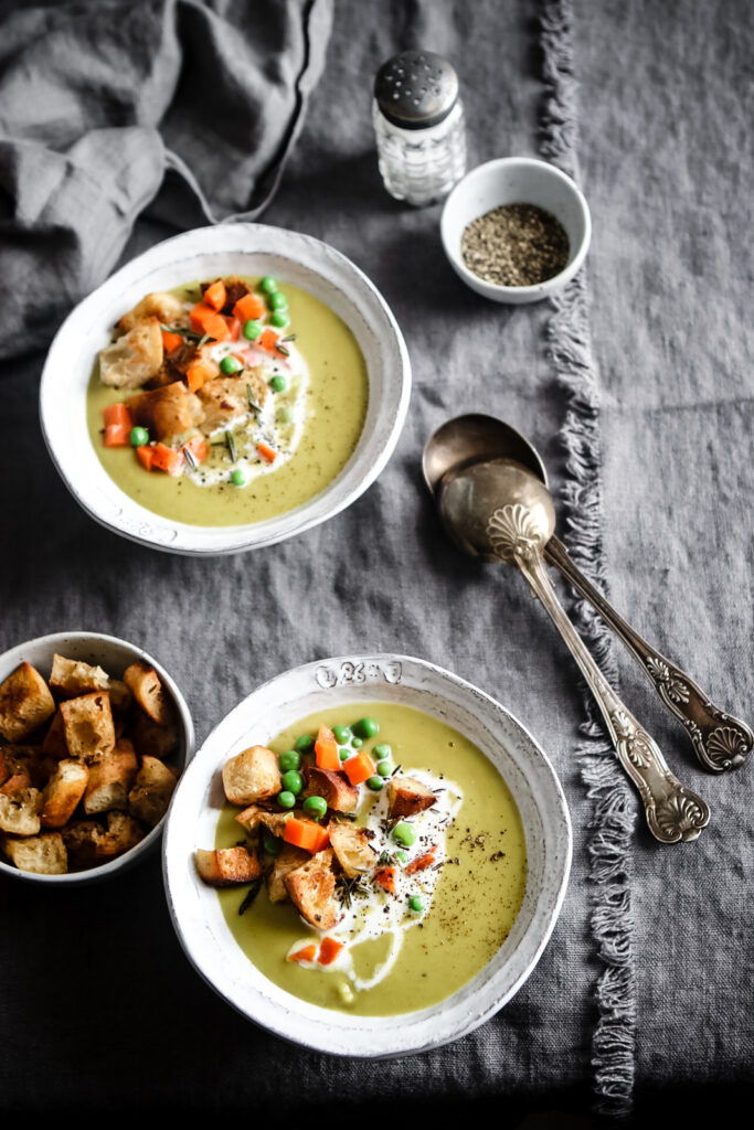 CREAMY VEGGIE SOUP WITH ROSEMARY CROUTONS