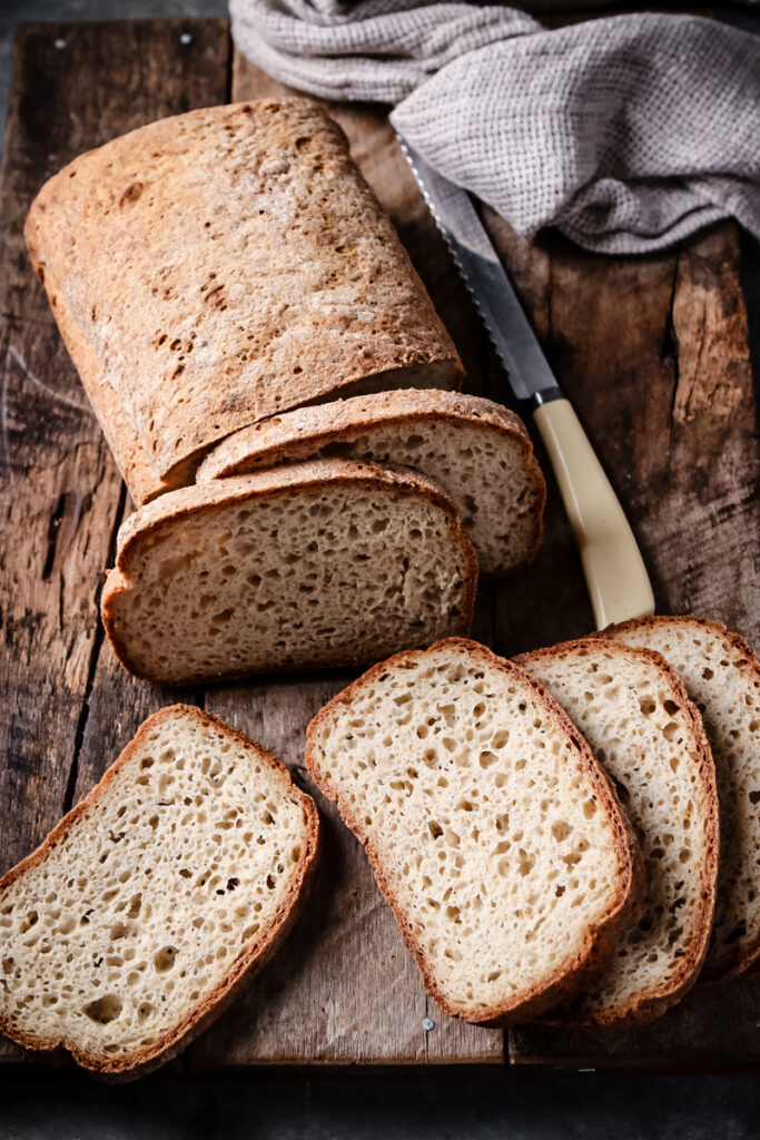 THE BEST GLUTEN-FREE SANDWICH BREAD