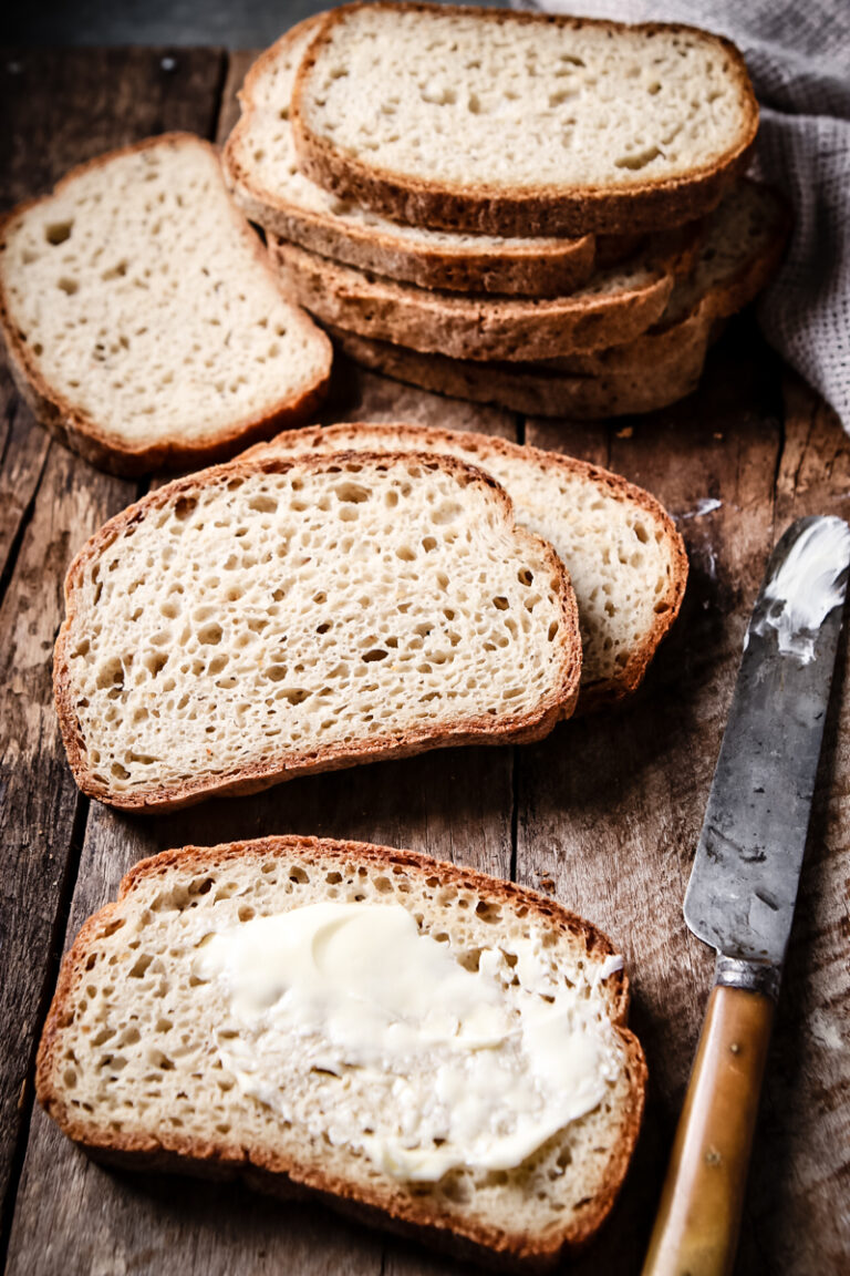 THE BEST GLUTEN-FREE SANDWICH BREAD