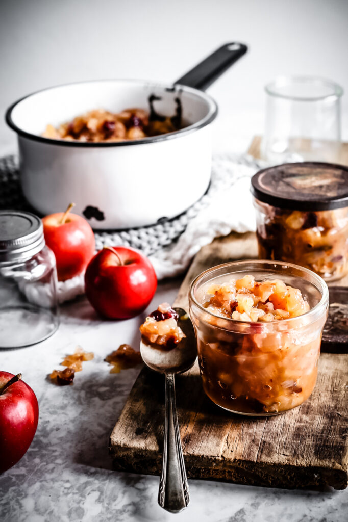 SPICY APPLE CRANBERRY CHUTNEY