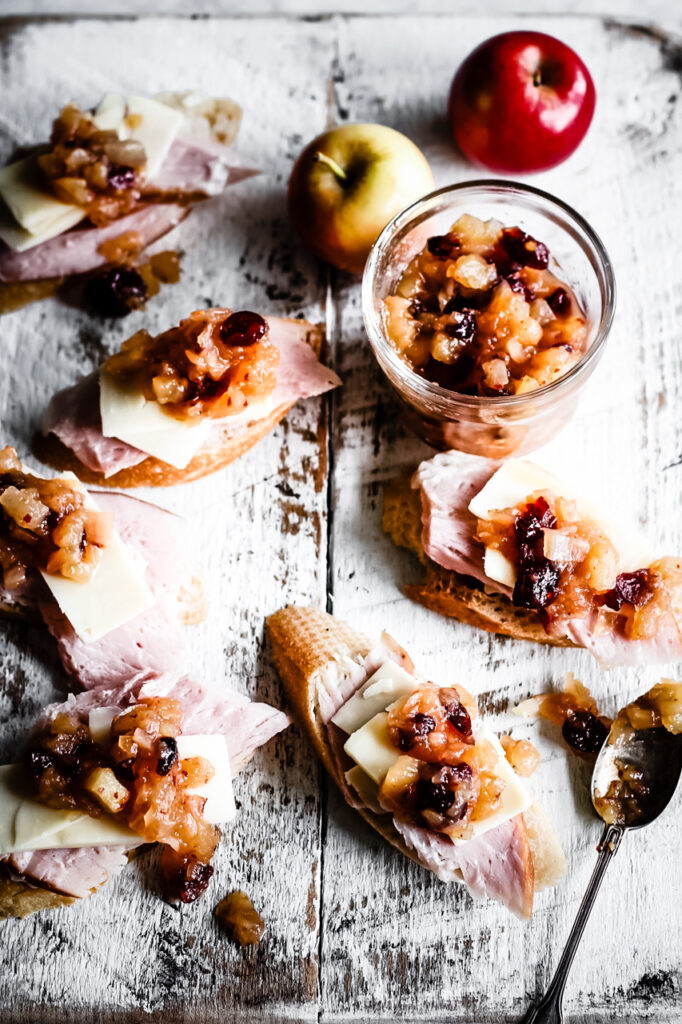 SPICY APPLE CRANBERRY CHUTNEY