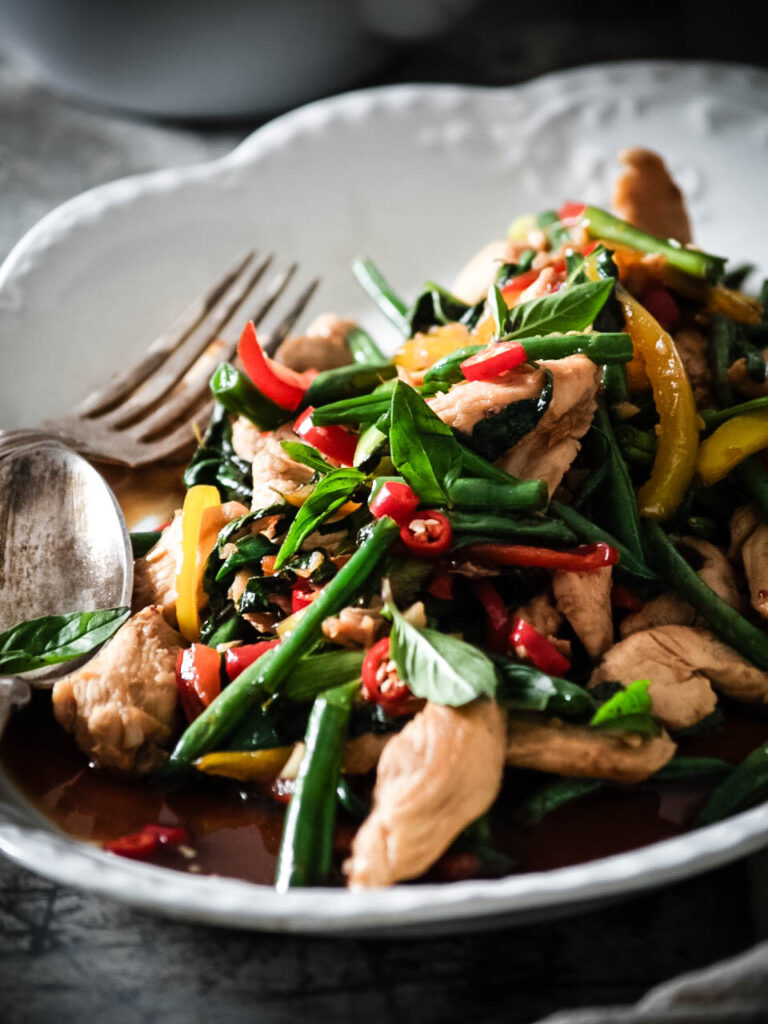 THAI CHICKEN VEGETABLE STIR-FRY