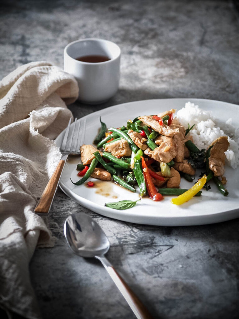 THAI CHICKEN VEGETABLE STIR-FRY