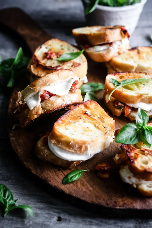 bruschetta grilled cheese sandwiches